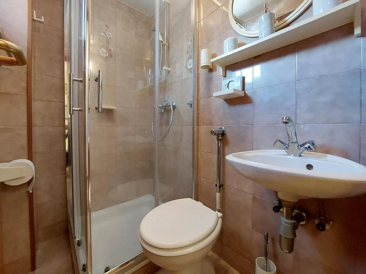 Apartments Vida Klenovica Croatia